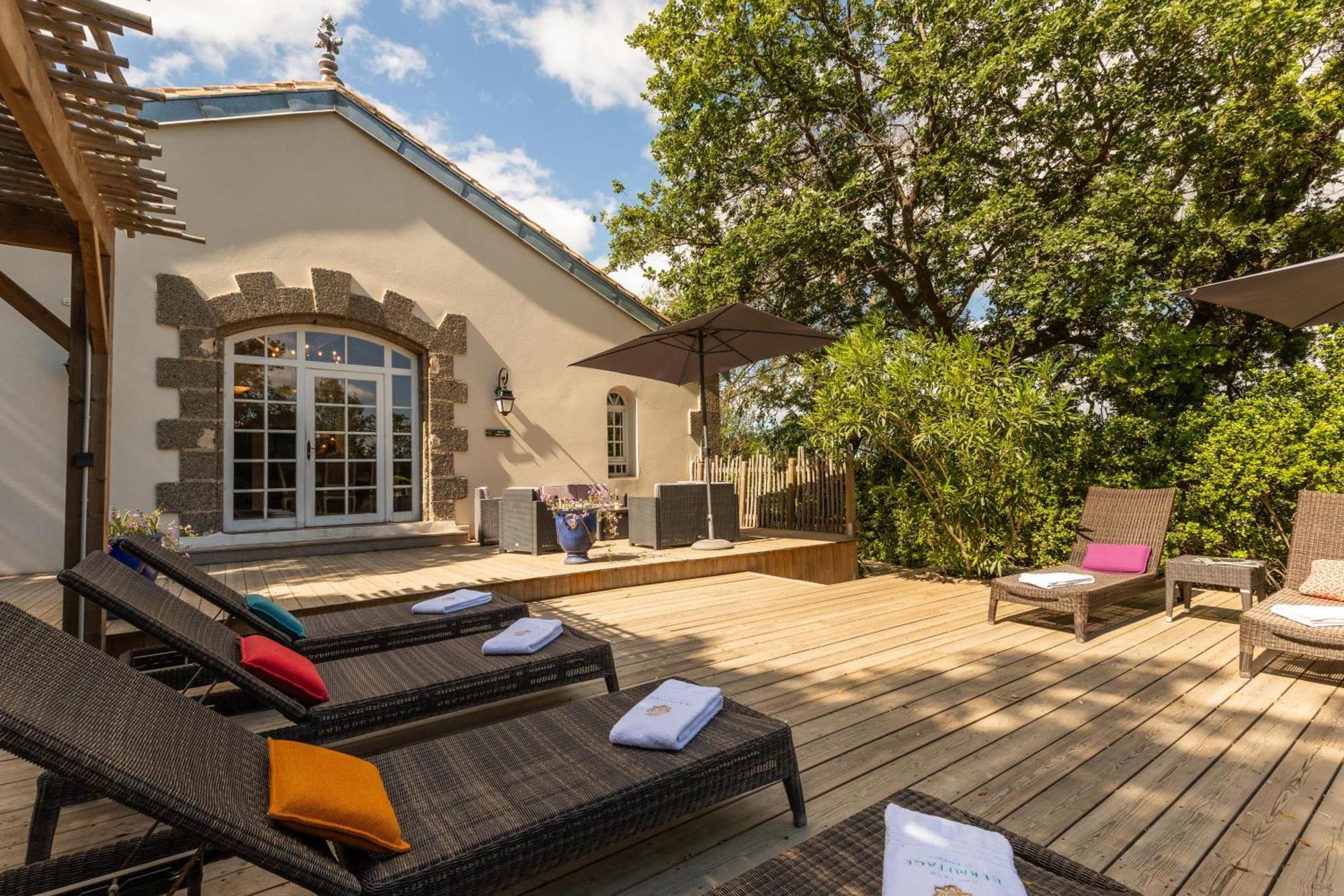Chateau Hermitage De Combas Aparthotel Servian Luaran gambar